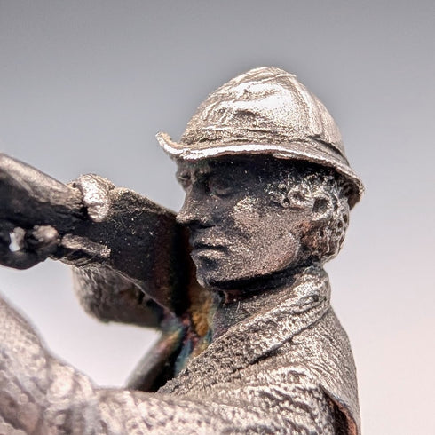 1979 年英國復古純銀獵人微型雕像,72 克,Ammonite Ltd